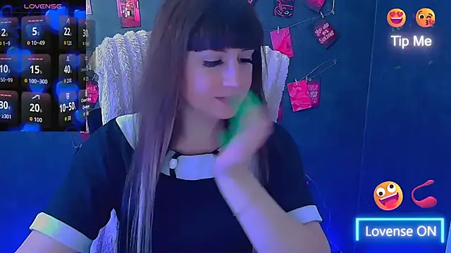 Snapshot of Violla_My chatting on May 19, 5:47 am Violla My online show from May 19, 5:47 am