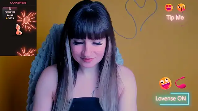 Snapshot of Violla_My chatting on May 2, 5:45 am Violla My online show from May 2, 5:45 am