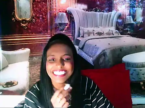 Snapshot of IndianLoveBug chatting on January 14, 5:19 am IndianLoveBug online show from January 14, 5:19 am