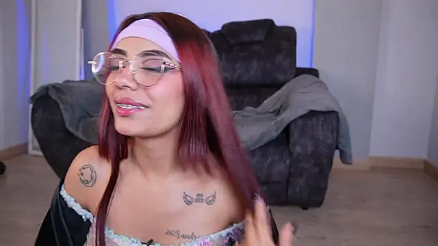 Snapshot of Tiffany_sander chatting on November 22, 4:55 am Tiffany sander online show from November 22, 4:55 am