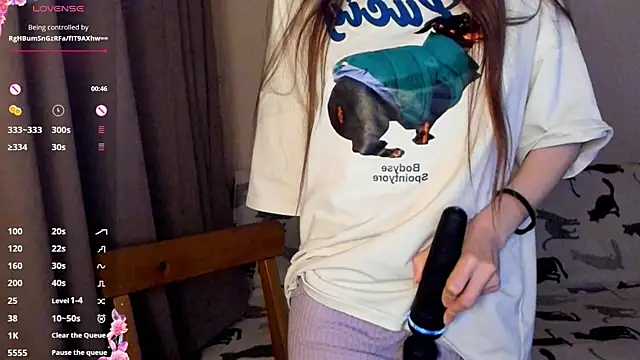 EvaBradley online show from December 18, 7:18 pm