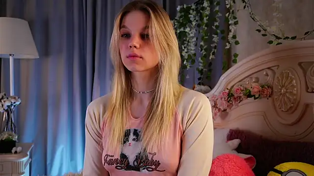 EdlinAlliston online show from December 18, 1:26 pm