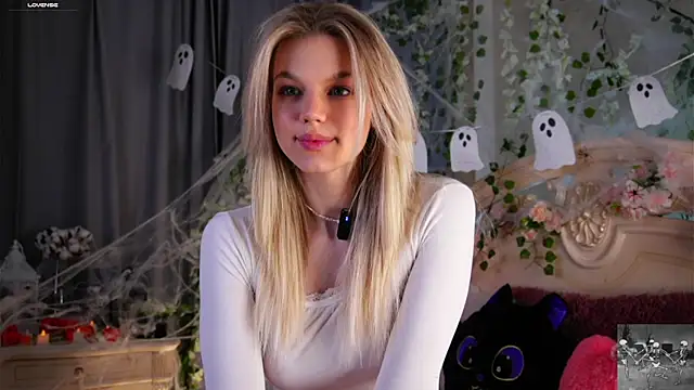 Snapshot of EdlinAlliston chatting on October 26, 1:55 pm EdlinAlliston online show from October 26, 1:55 pm