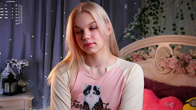 EdlinAlliston online show from April 4, 3:51 pm