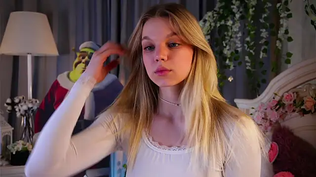 EdlinAlliston online show from December 21, 3:25 pm