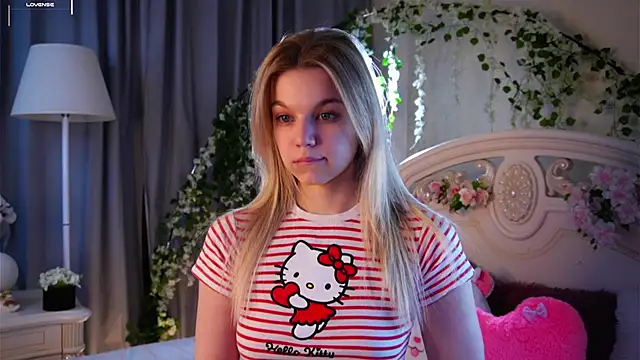 Snapshot of EdlinAlliston chatting on November 15, 2:32 pm EdlinAlliston online show from November 15, 2:32 pm