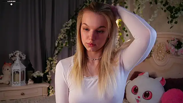 Snapshot of EdlinAlliston chatting on November 5, 2:09 pm EdlinAlliston online show from November 5, 2:09 pm