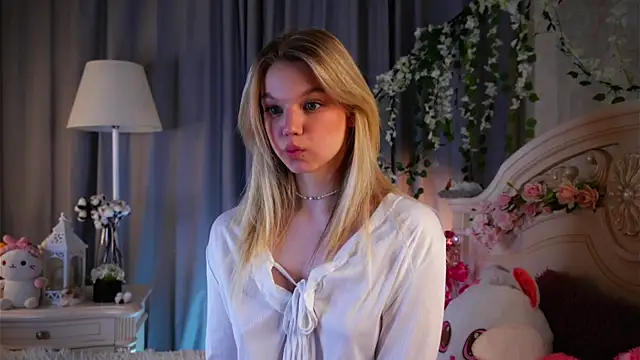 EdlinAlliston online show from December 20, 3:04 pm