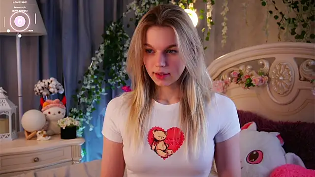 Snapshot of EdlinAlliston chatting on November 16, 1:49 pm EdlinAlliston online show from November 16, 1:49 pm