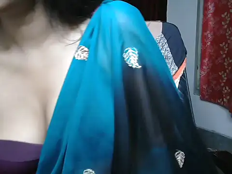 Cute-Hazel online show from March 6, 12:21 am