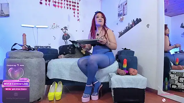 keila j online show from April 13, 9:24 am