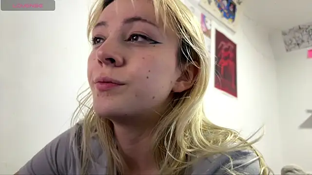 Cloe five online show from May 14, 4:42 am