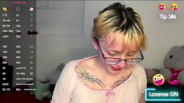 Snapshot of Cloe_five chatting on October 27, 11:38 pm Cloe five online show from October 27, 11:38 pm