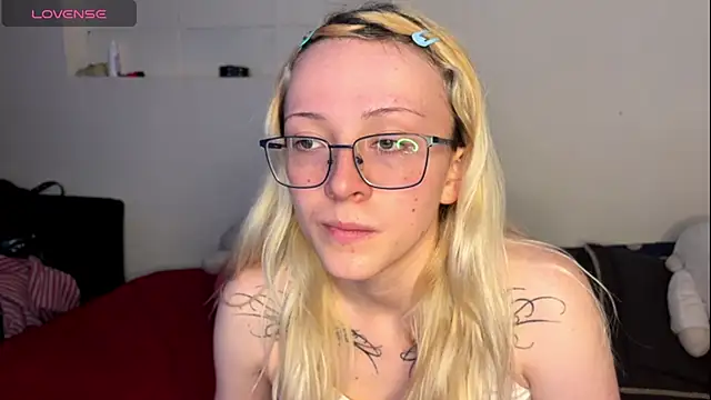 Snapshot of Cloe_five chatting on October 24, 6:40 pm Cloe five online show from October 24, 6:40 pm