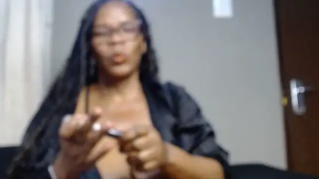 Snapshot of BustyMelonssXXXX chatting on October 8, 8:27 am BustyMelonssXXXX online show from October 8, 8:27 am