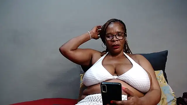 Snapshot of BustyMelonssXXXX chatting on November 15, 7:07 pm BustyMelonssXXXX online show from November 15, 7:07 pm