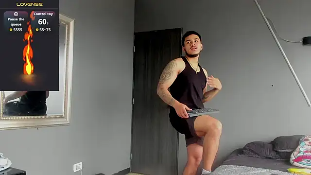 Snapshot of jeisonstark chatting on November 20, 11:33 am jeisonstark online show from November 20, 11:33 am