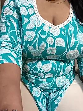 Anamika Kapoor online show from October 14, 10:42 pm