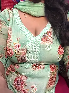 Anamika Kapoor online show from October 4, 1:23 pm