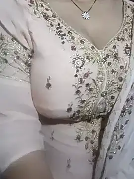 Anamika Kapoor online show from March 5, 10:32 pm