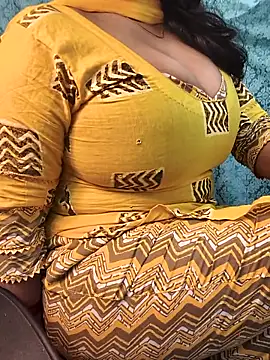 Anamika Kapoor online show from February 14, 10:32 pm