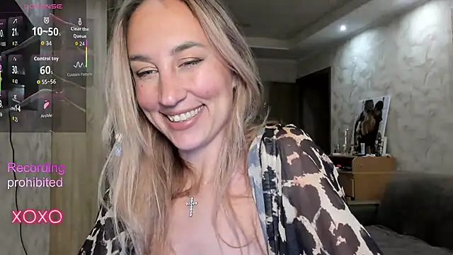 lady Nati online show from November 9, 3:49 pm