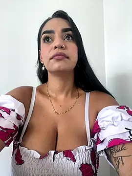 Snapshot of Sara-77 chatting on October 8, 3:24 pm Sara-77 online show from October 8, 3:24 pm