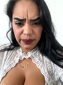 Snapshot of Sara-77 chatting on November 4, 3:05 pm Sara-77 online show from November 4, 3:05 pm