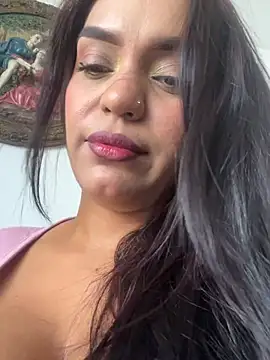 Snapshot of Sara-77 chatting on June 1, 7:57 pm Sara-77 online show from June 1, 7:57 pm