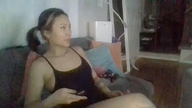 Snapshot of opal_gem chatting on February 23, 5:45 am opal gem online show from February 23, 5:45 am
