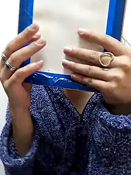 Snapshot of ReiLyMalkova chatting on February 19, 2:01 pm ReiLyMalkova online show from February 19, 2:01 pm
