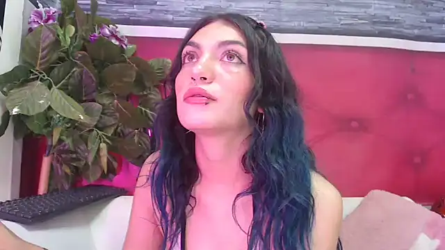 Snapshot of ReiLyMalkova chatting on March 14, 11:23 am ReiLyMalkova online show from March 14, 11:23 am