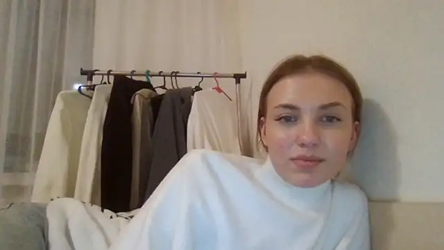 Snapshot of Sweety_Nika chatting on January 4, 1:52 am Sweety Nika online show from January 4, 1:52 am