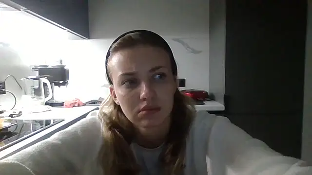 Snapshot of Sweety_Nika chatting on October 1, 8:24 pm Sweety Nika online show from October 1, 8:24 pm