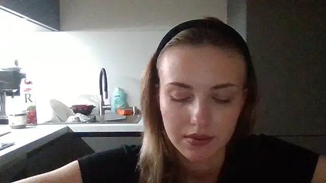 Snapshot of Sweety_Nika chatting on October 15, 7:44 pm Sweety Nika online show from October 15, 7:44 pm