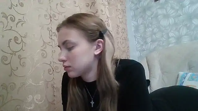 Snapshot of Sweety_Nika chatting on February 20, 12:41 am Sweety Nika online show from February 20, 12:41 am