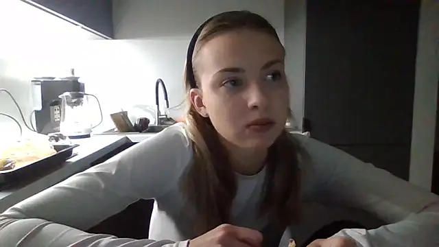 Snapshot of Sweety_Nika chatting on September 23, 8:38 pm Sweety Nika online show from September 23, 8:38 pm