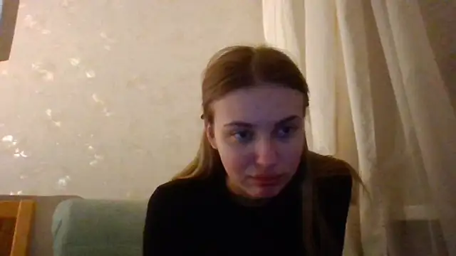 Snapshot of Sweety_Nika chatting on December 4, 12:57 am Sweety Nika online show from December 4, 12:57 am