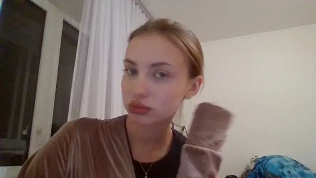 Snapshot of Sweety_Nika chatting on January 14, 6:49 pm Sweety Nika online show from January 14, 6:49 pm