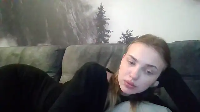 Snapshot of Sweety_Nika chatting on March 23, 2:15 am Sweety Nika online show from March 23, 2:15 am