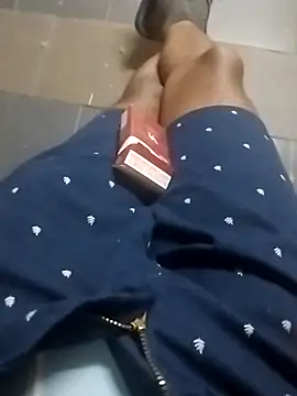 hugecrksam online show from December 21, 12:13 am