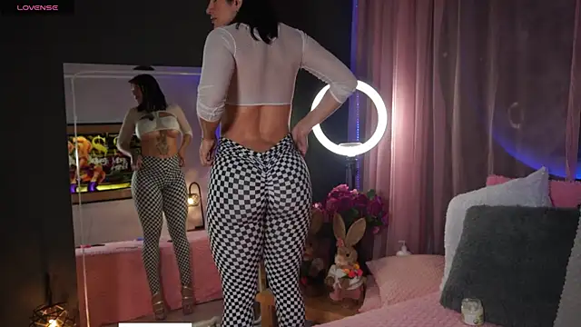 Skyler ferrer online show from January 11, 2:13 pm