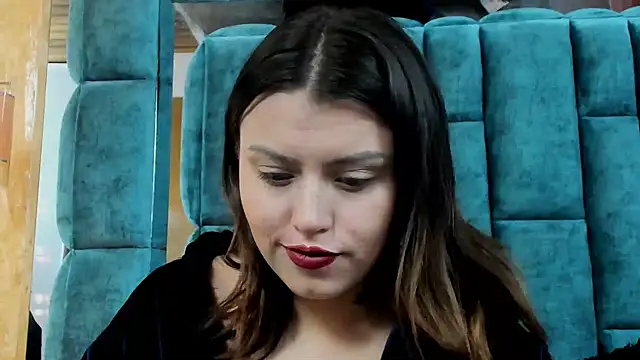 Snapshot of STEFANYVOLKOV chatting on October 10, 5:52 am STEFANYVOLKOV online show from October 10, 5:52 am