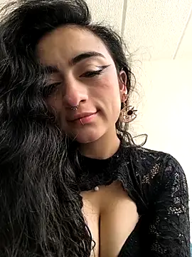 Lila Desiree online show from April 4, 1:39 pm