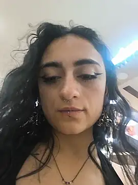 Lila Desiree online show from May 18, 11:31 pm