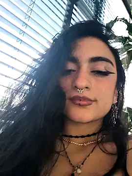 Lila Desiree online show from December 3, 10:09 pm