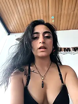 Lila Desiree online show from December 13, 8:04 pm