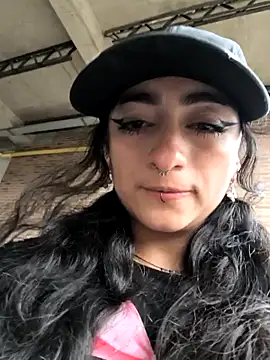 Lila Desiree online show from April 16, 9:39 pm