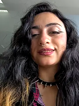 Lila Desiree online show from February 15, 8:01 pm
