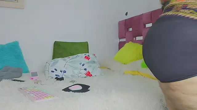 ScarletthJhonson- online show from March 22, 8:10 pm